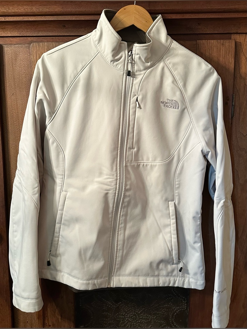 EUC The North Face Women's Cream TNF Apex Soft Shell Utility Jacket Size L.